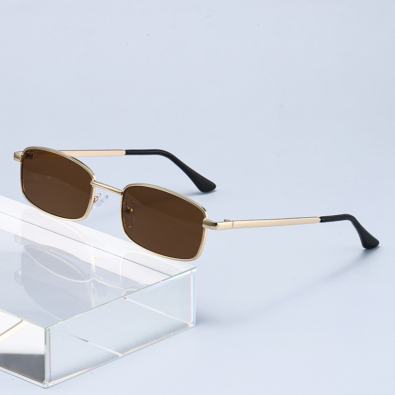 Okulary przeciwsłoneczne w sty – Vintage Fashion Glasses recenzja i cena