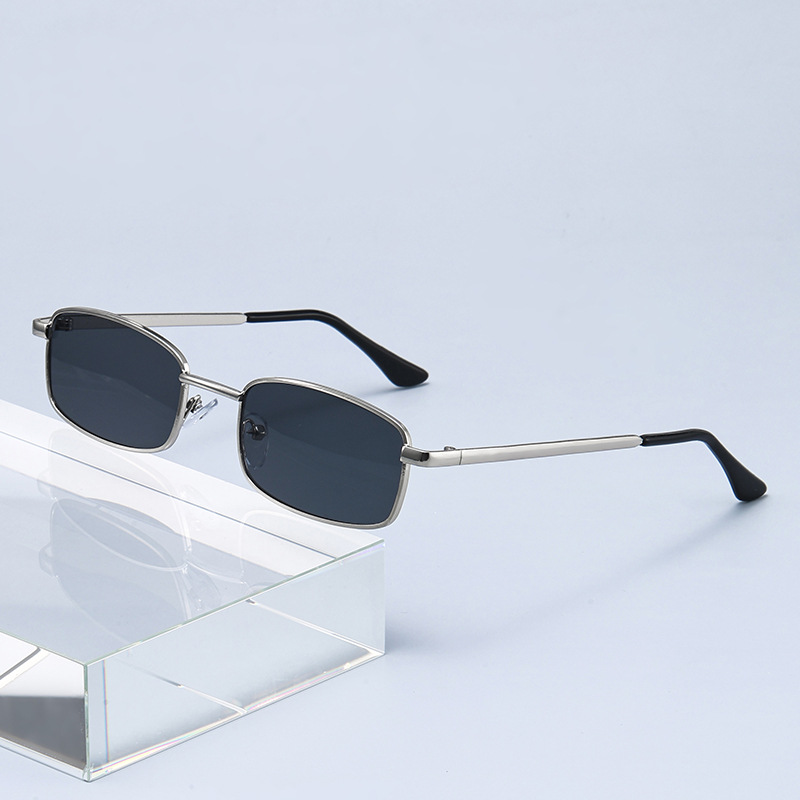 Okulary przeciwsłoneczne w sty – Vintage Fashion Glasses recenzja i cena