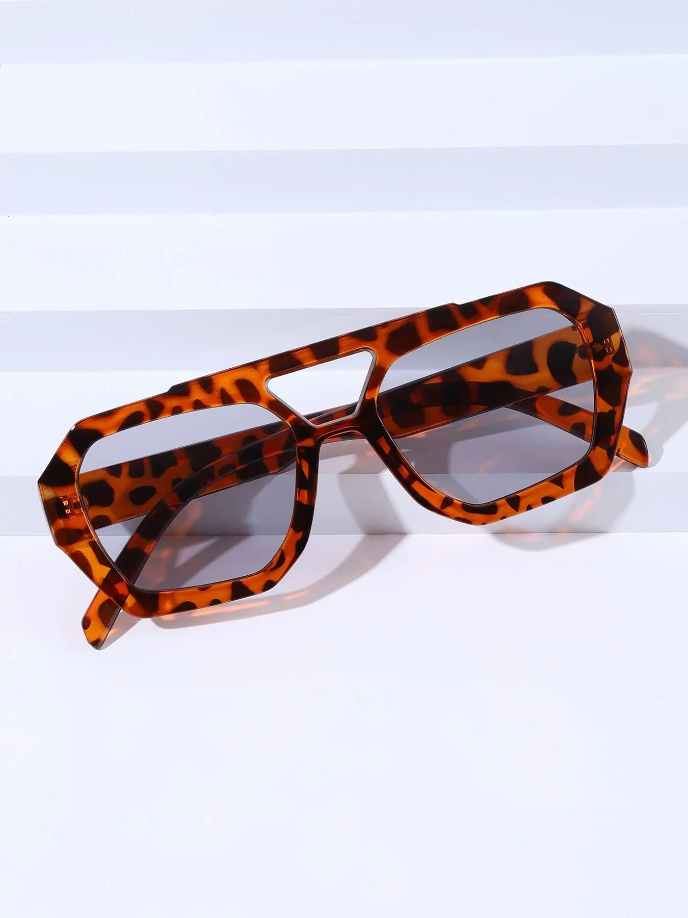 Okulary przeciwsłoneczne w sty – Vintage Fashion Glasses recenzja i cena