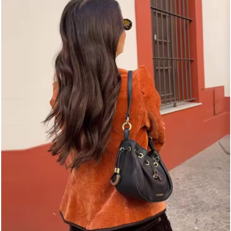 Żakiet z aksamitu z kontrastow – Velvet Blazer Vintage recenzja i cena